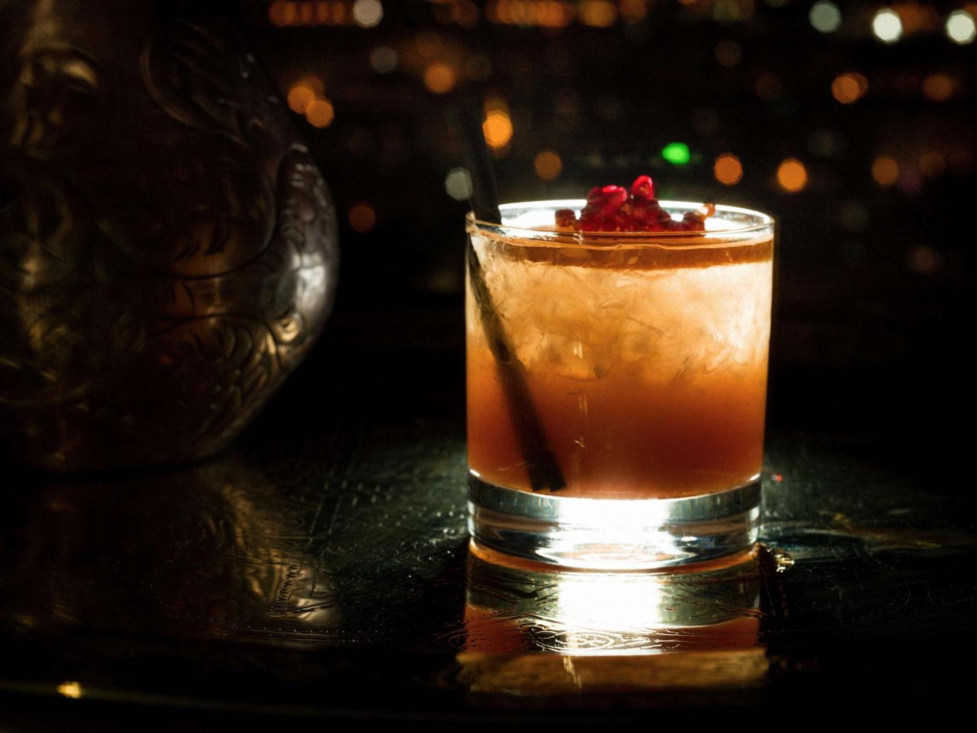Alhambra Palace Hotel Granada Esterno foto A maple syrup Old Fashioned