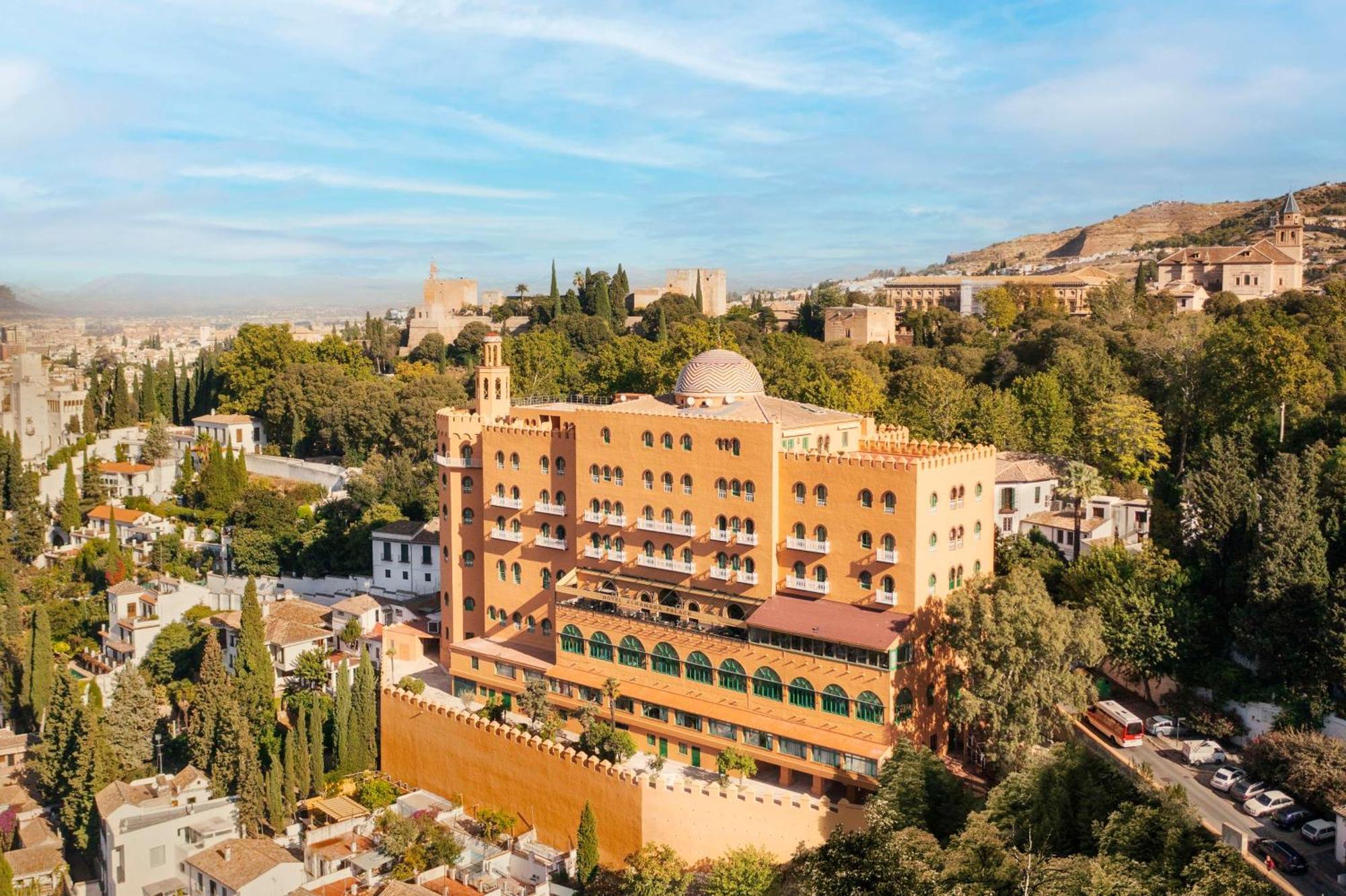 Alhambra Palace Hotel Granada Esterno foto The hotel in 2018