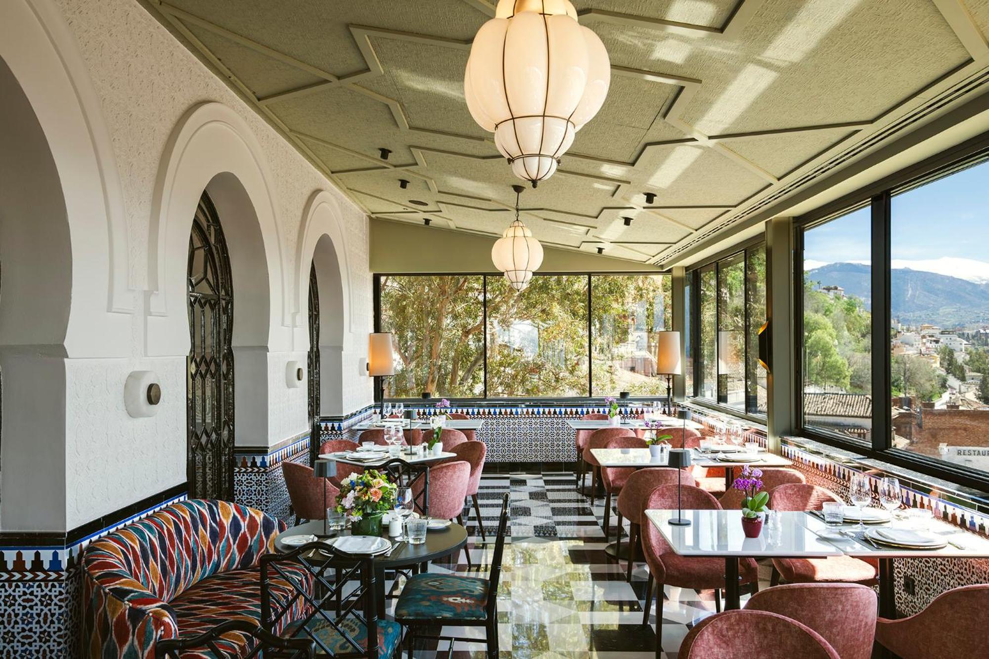 Alhambra Palace Hotel Granada Esterno foto Restaurant at the Hotel